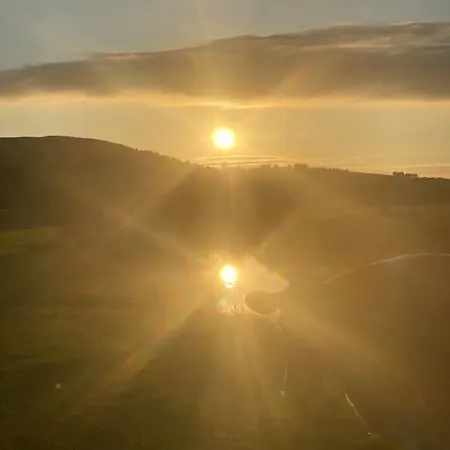 度假居 Riverside Retreat Sleeps 7