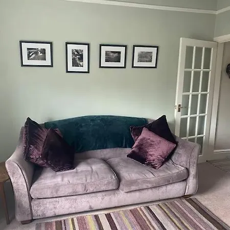 Riverside Retreat Sleeps 7 Holiday home Skipton