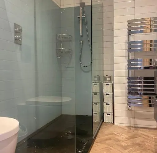 Riverside Retreat Sleeps 7