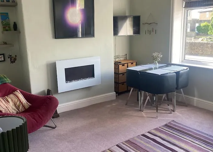 Riverside Retreat Sleeps 7 Cononley